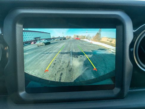 Used 2021 Jeep Wrangler Unlimited Sport image 18