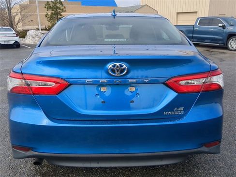 Used 2020 Toyota Camry LE image 5