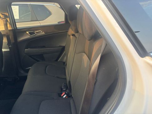 Used 2025 Kia Sportage LX image 37
