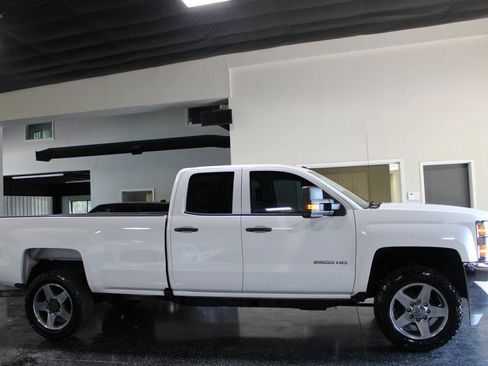 Used 2018 Chevrolet Silverado 2500 W/T w/ WT Convenience Package RWD image 2