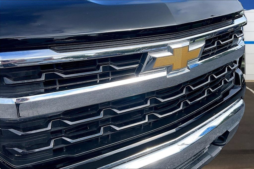 Used 2023 Chevrolet Silverado 1500 LT AWD/4WD image 33