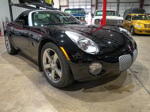 Used 2006 Pontiac Solstice Convertible w/ Premium Package RWD image 26