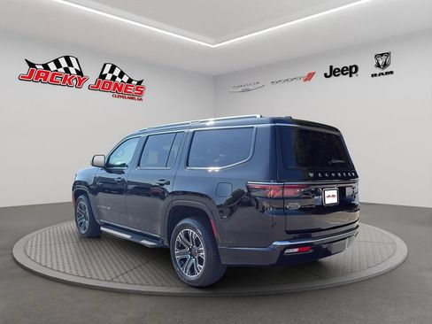 Used 2024 Jeep Wagoneer 4WD w/ Premium Group I image 7