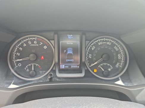 Used 2023 Toyota Tacoma TRD Off-Road w/ TRD Premium Off Road Package AWD/4WD image 18