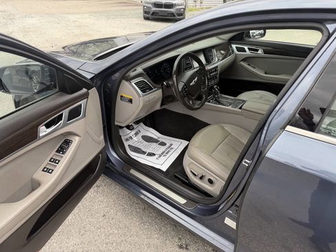 Used 2016 Hyundai Genesis 3.8 image 11