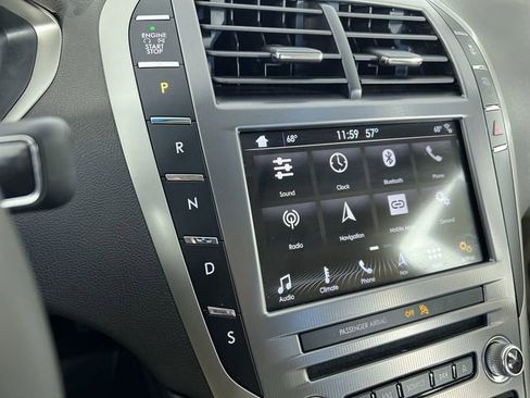 Used 2017 Lincoln MKZ Reserve FWD image 16