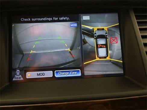 Used 2017 Nissan Armada SL image 32