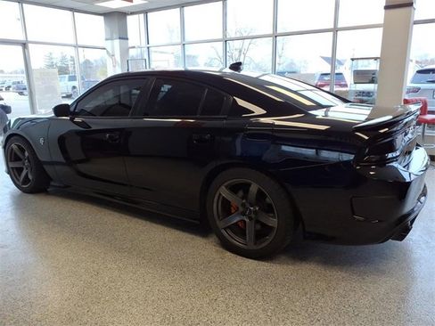 Used 2018 Dodge Charger SRT Hellcat w/ Harman/Kardon Audio Group image 4