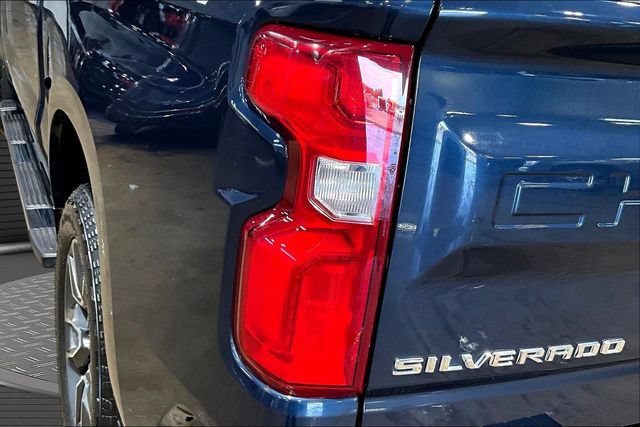 Used 2022 Chevrolet Silverado 1500 RST w/ Convenience Package II AWD/4WD image 23