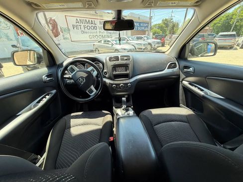 Used 2020 Dodge Journey SE w/ SE Popular Equipment Group FWD image 14
