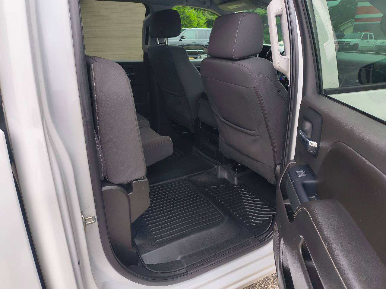 Used 2018 Chevrolet Silverado 1500 LT w/ All Star Edition AWD/4WD image 11