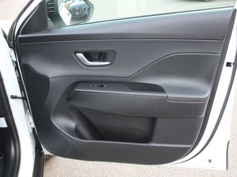 Used 2026 Hyundai Kona SEL Premium AWD/4WD image 29