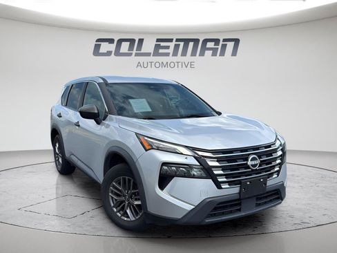Used 2024 Nissan Rogue S AWD/4WD image 7