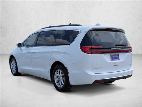 Used 2022 Chrysler Pacifica Touring-L FWD image 8