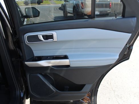 Used 2023 Ford Explorer XLT w/ Equipment Group 202A AWD/4WD image 14