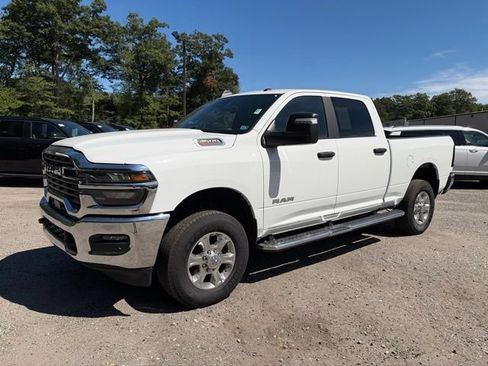 Used 2025 RAM 2500 Big Horn AWD/4WD image 2