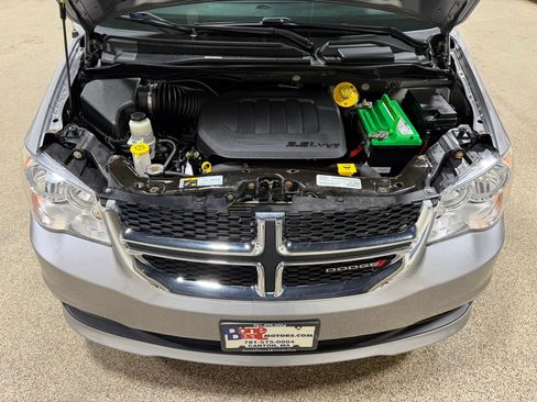 Used 2019 Dodge Grand Caravan SE FWD image 48