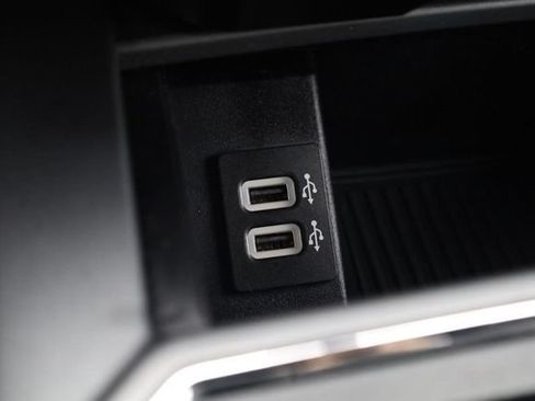 Used 2019 Ford F150 XLT w/ Equipment Group 302A Luxury AWD/4WD image 16