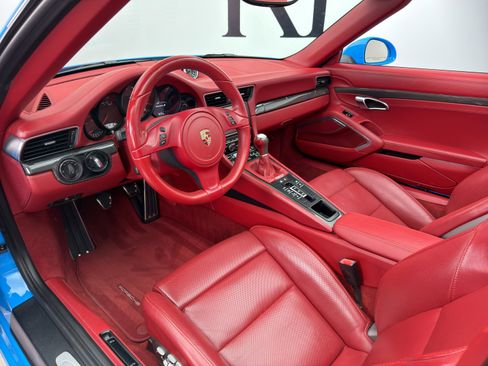 Used 2014 Porsche 911 Carrera S image 2