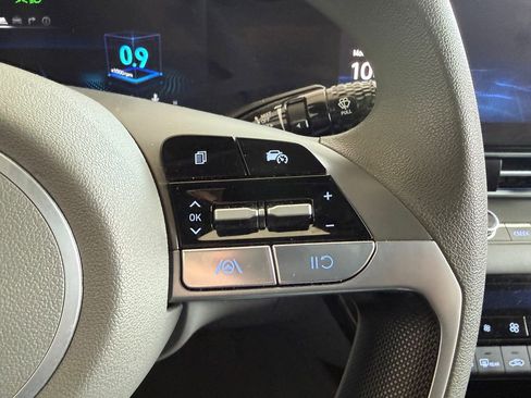 Used 2024 Hyundai Elantra SEL FWD image 13