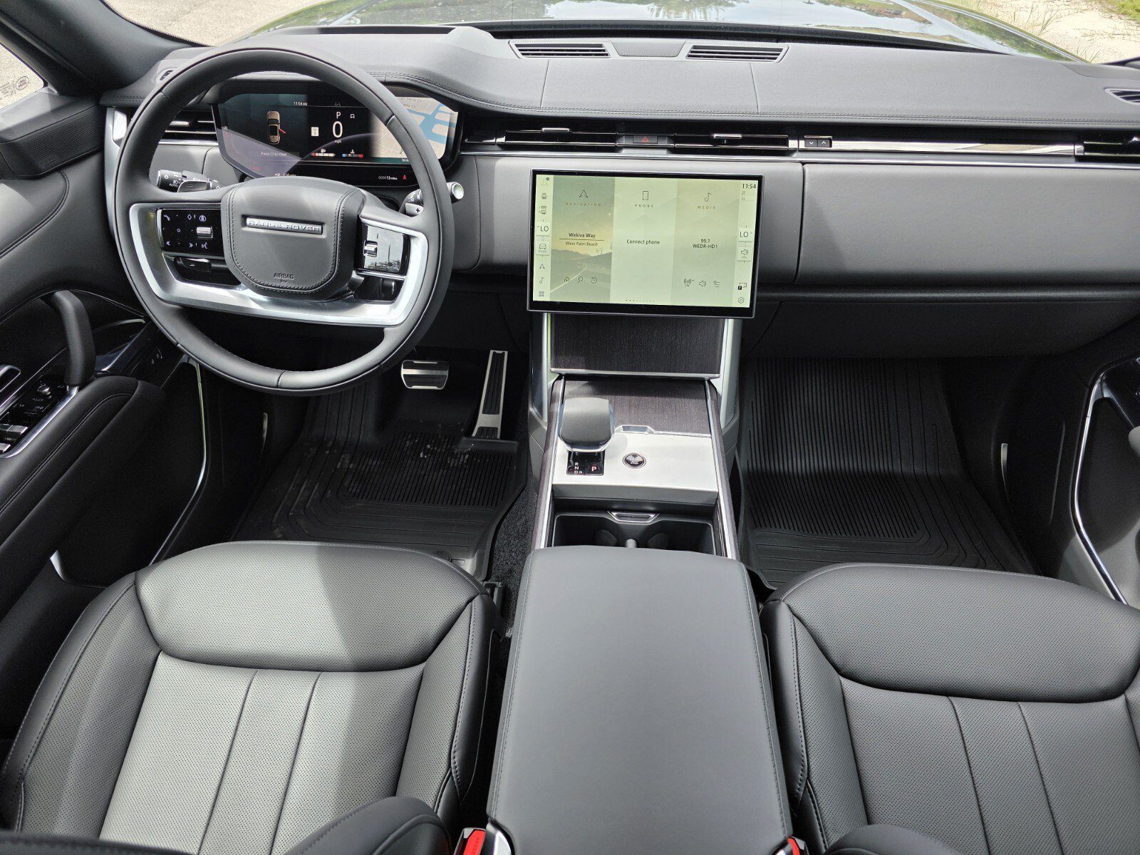 New 2026 Land Rover Range Rover Long Wheelbase SE AWD/4WD image 4