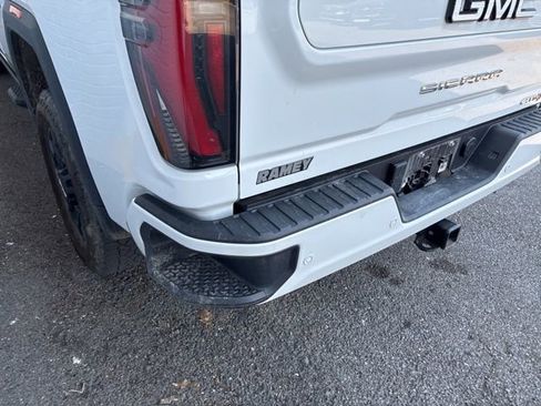 Used 2024 GMC Sierra 3500 AT4 w/ AT4 Premium Plus Package image 7