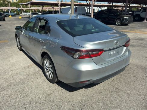 Used 2022 Toyota Camry LE image 7
