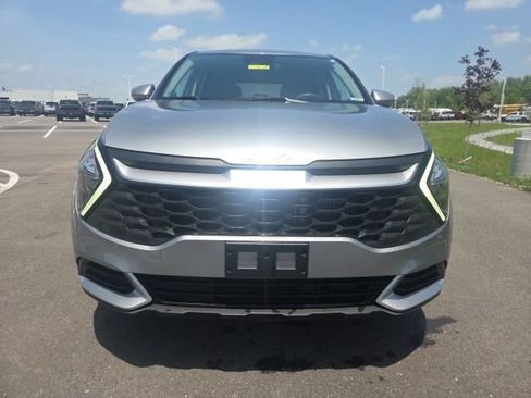 Used 2023 Kia Sportage LX AWD/4WD image 3