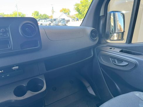 Used 2021 Mercedes-Benz Sprinter 2500 w/ Driver Convenience Package image 11