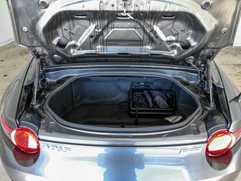 Used 2019 MAZDA MX-5 Miata RF Grand Touring image 46