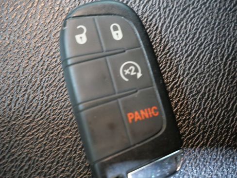 Used 2025 Jeep Compass Limited image 28