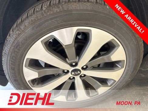 Used 2020 Kia Telluride EX w/ EX Premium Package AWD/4WD image 8