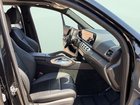 Used 2023 Mercedes-Benz GLE 450 4MATIC w/ Premium Package image 48
