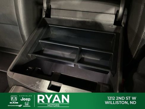 Used 2017 GMC Yukon XL SLT image 29