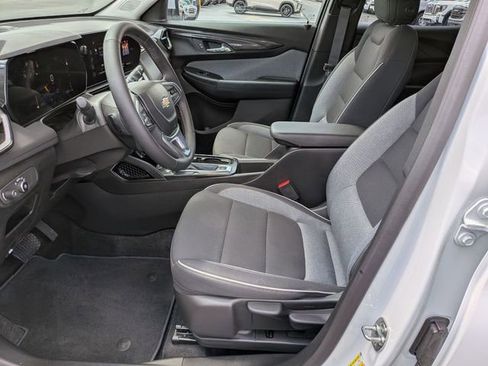 Used 2026 Chevrolet TrailBlazer LT w/ LT Cold Weather Package FWD image 15