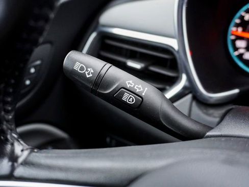 Used 2022 Chevrolet Equinox LT w/ Driver Convenience Package image 22