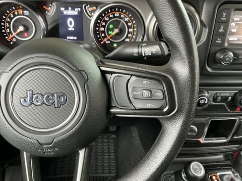 Used 2021 Jeep Gladiator Sport AWD/4WD image 12