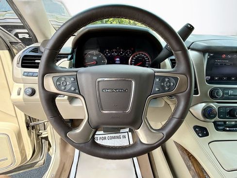Used 2015 GMC Yukon Denali w/ Touring Package AWD/4WD image 14