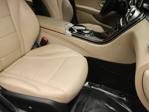 Used 2015 Mercedes-Benz C 300 4MATIC Sedan image 28