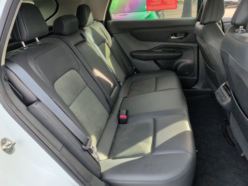 Certified 2024 Nissan Ariya FWD image 18