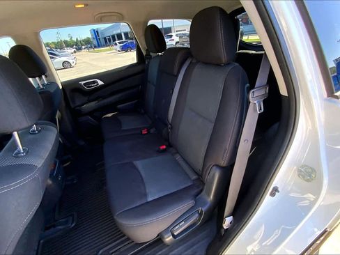 Used 2020 Nissan Pathfinder S FWD image 20