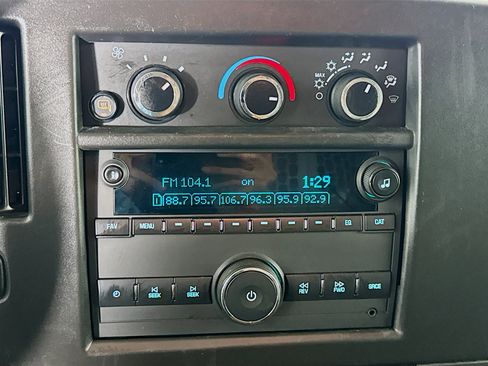 Used 2020 GMC Savana 2500 image 17