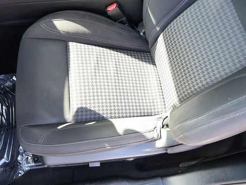 Used 2019 Dodge Challenger SXT image 23