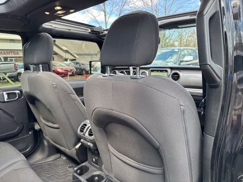 Used 2022 Jeep Wrangler Unlimited Sport image 30