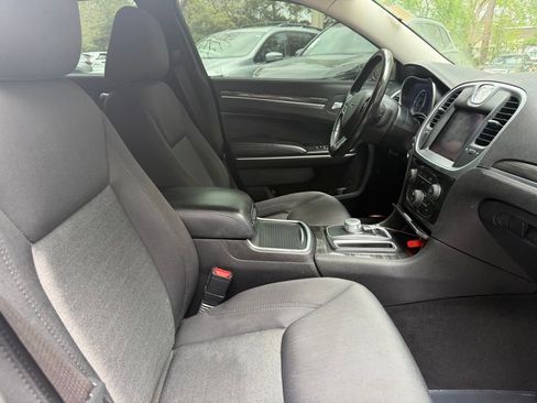 Used 2021 Chrysler 300 Touring w/ Sport Appearance Package RWD image 9