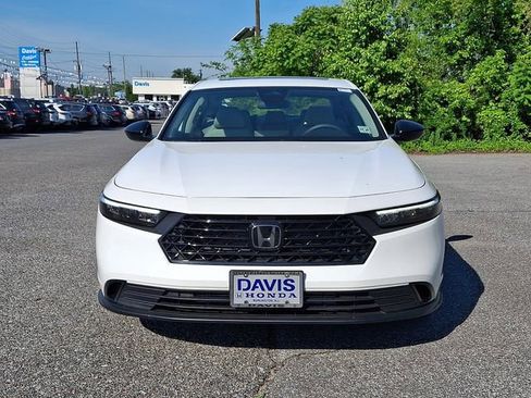 Certified 2025 Honda Accord SE image 2