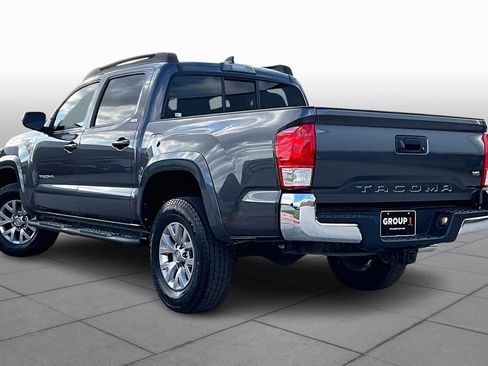 Used 2017 Toyota Tacoma SR5 w/ Tow Package image 11