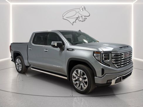 Used 2023 GMC Sierra 1500 Denali w/ Denali Reserve Package AWD/4WD image 7
