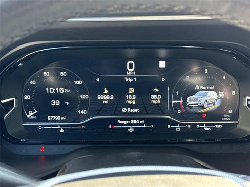 Used 2022 GMC Yukon XL Denali image 30