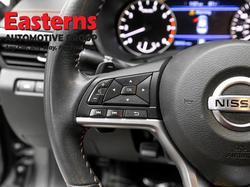 Used 2022 Nissan Altima 2.5 SR FWD image 15